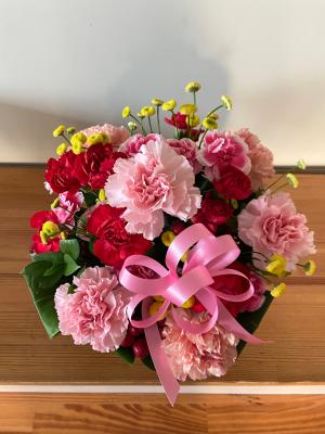 山形県東根市の花屋 株 やなぎや花店 をご紹介 フラワーギフトはプロのお花屋さんにおまかせ フジテレビフラワーネット