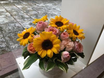 兵庫県神戸市 西区の花屋 Bouqetier ﾌﾞｰｹﾃｨｴ をご紹介 フラワーギフトはプロのお花屋さんにおまかせ フジテレビフラワーネット