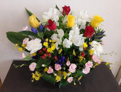 愛媛県松山市の花屋 後藤花店 をご紹介 フラワーギフトはプロのお花屋さんにおまかせ フジテレビフラワーネット