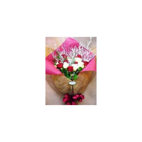 赤と白の幸せの 花束 花屋 ａｓｔｉｎａ のオリジナル商品 フラワーギフトはプロのお花屋さんにおまかせ フジテレビフラワーネット
