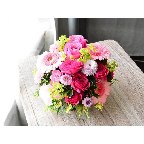 意外と個性的なピンクのまるい花 花屋 有 花萌 のオリジナル商品 フラワーギフトはプロのお花屋さんにおまかせ フジテレビフラワーネット