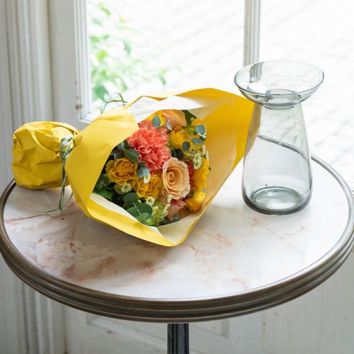 トップデザイナー Kakeru オリジナル バラのブーケ Kinto花瓶セット ビタミンカラー 花屋 フジテレビフラワーネット のオリジナル商品 フラワーギフトはプロのお花屋さんにおまかせ フジテレビフラワーネット