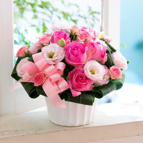 ピンクのバラのアレンジメント フラワーギフトはプロのお花屋さんにおまかせ フジテレビフラワーネット